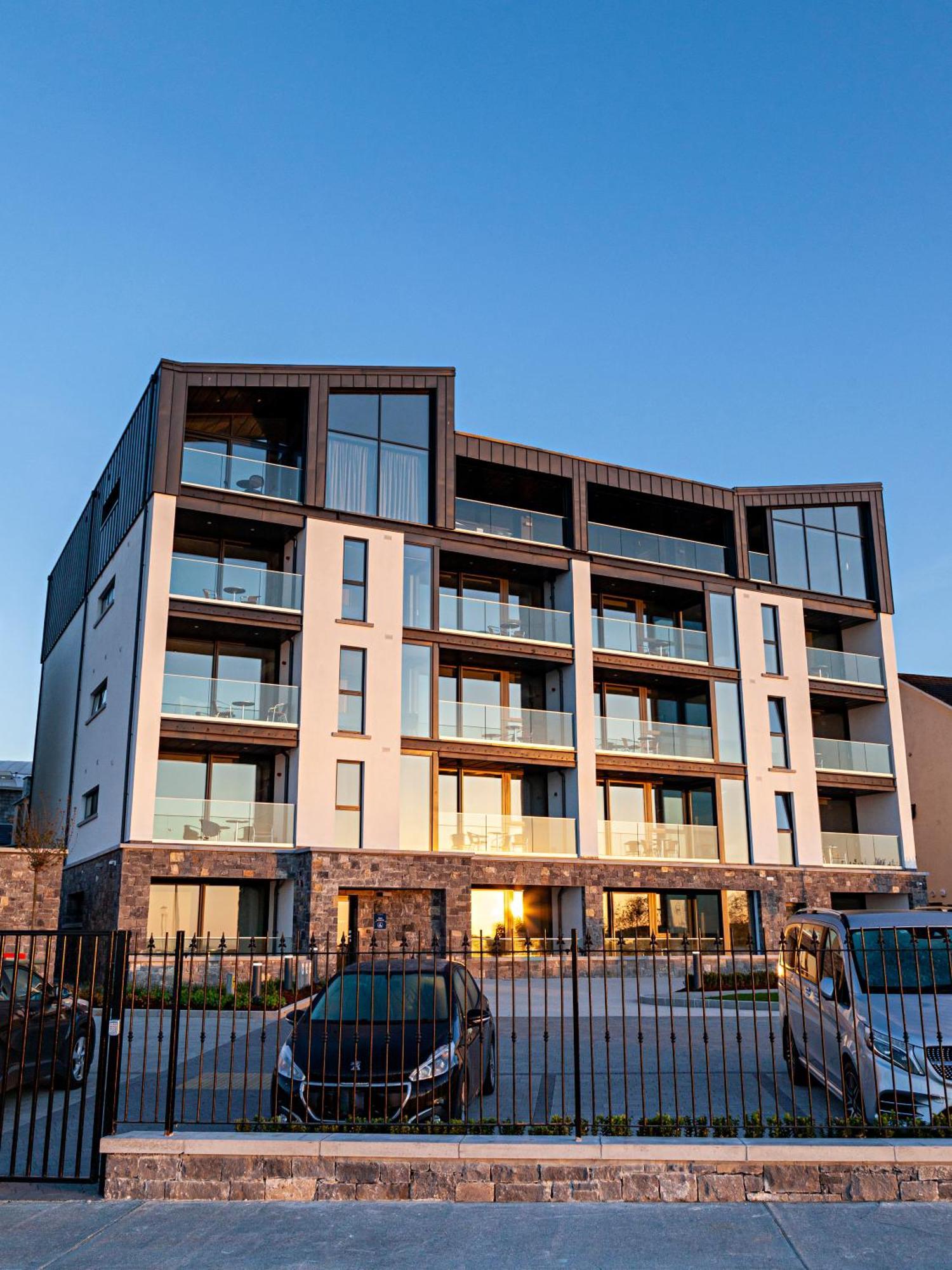 Shoreline Apartments Galway Exterior foto